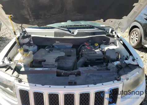 2015 Jeep Compass Sport из США, поврежденный, VIN 1C4NJDBB0FD175634